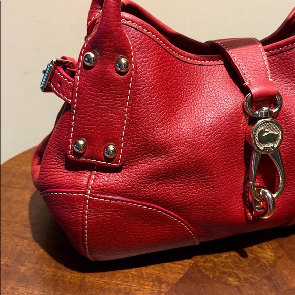 Dooney & Bourke  satchel holiday red gold tone  front clasp closure  like new - Picture 4 of 17